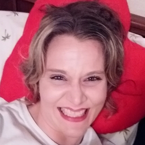 Meet your Posher, Jennifer - Picture 3 of 3